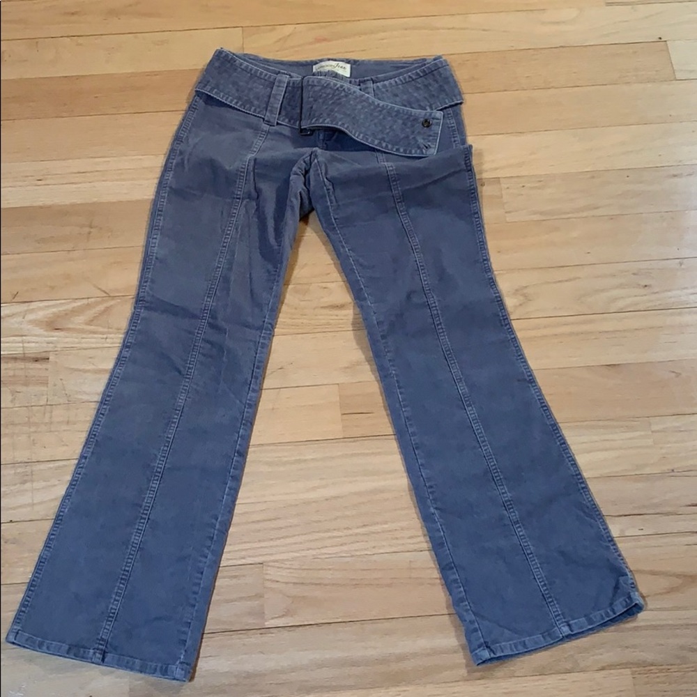 Victoria’s Secret: London Jean, grey chino